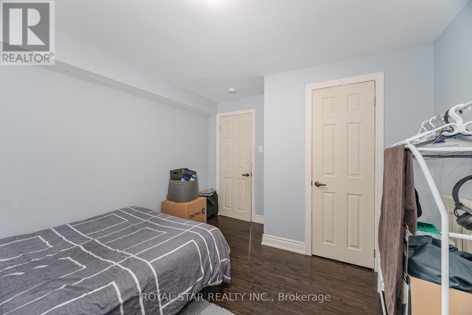Photo 42 of 21 Baylawn Circle, Brampton ON
