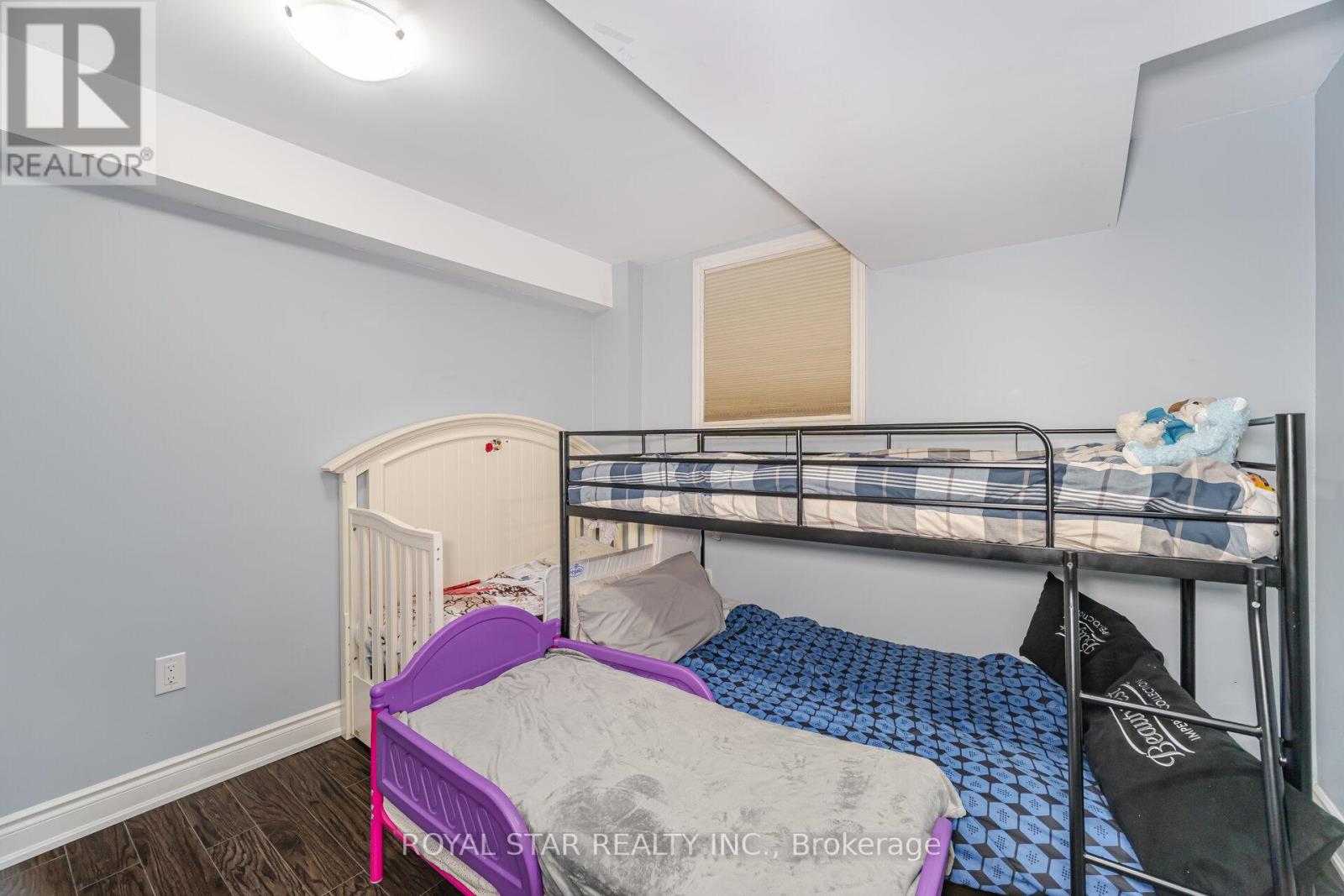 Photo 44 of 21 Baylawn Circle, Brampton ON
