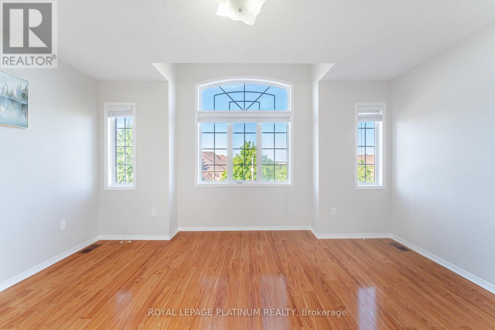 Photo 3 of 63 Culture Crescent, Brampton ON