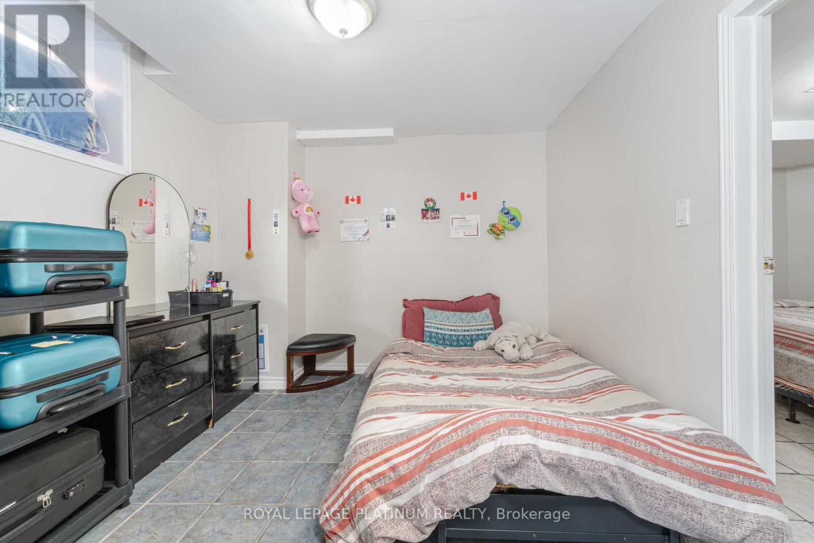 Photo 14 of 63 Culture Crescent, Brampton ON