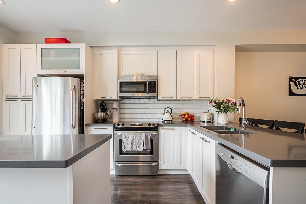 Photo 14 of 30 20967 76 Avenue, Langley BC