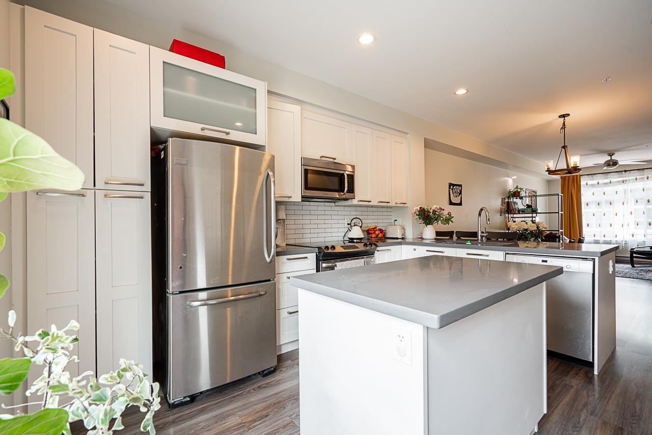 Photo 13 of 30 20967 76 Avenue, Langley BC