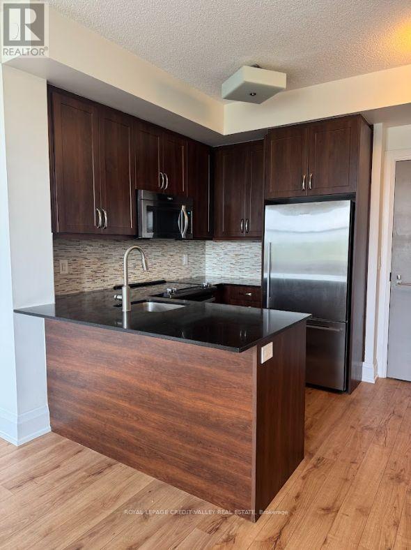 Photo 22 of 627 2 Old Mill Drive, Toronto ON