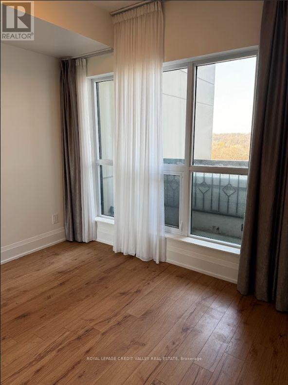 Photo 30 of 627 2 Old Mill Drive, Toronto ON