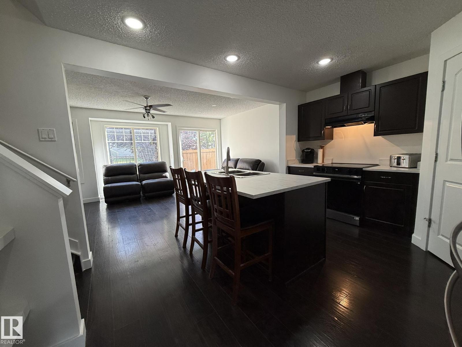 Photo 2 of 13 14208 36 St Nw, Edmonton AB