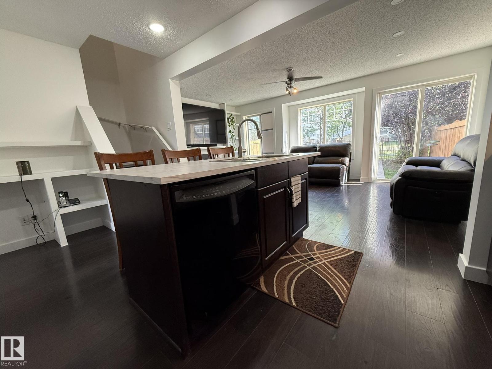 Photo 5 of 13 14208 36 St Nw, Edmonton AB
