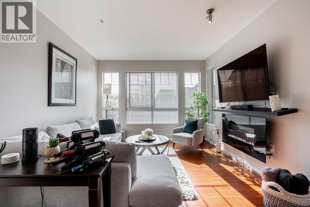 Photo 9 of 308 2969 Whisper Way, Coquitlam BC