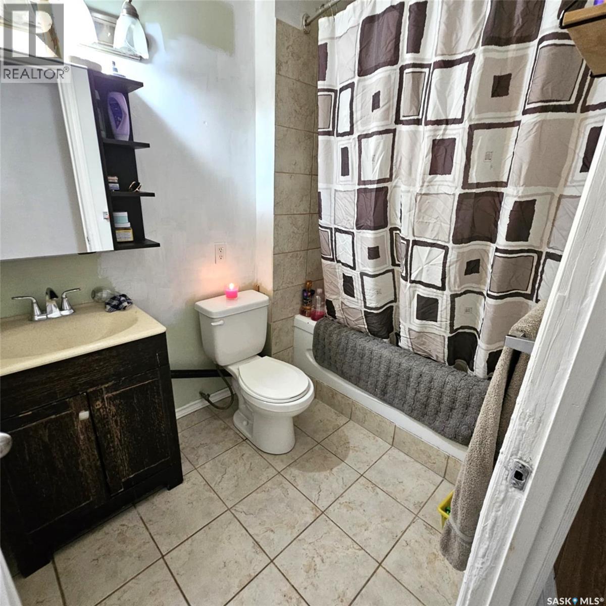 Photo 6 of 1261 Atkinson Street, Regina SK