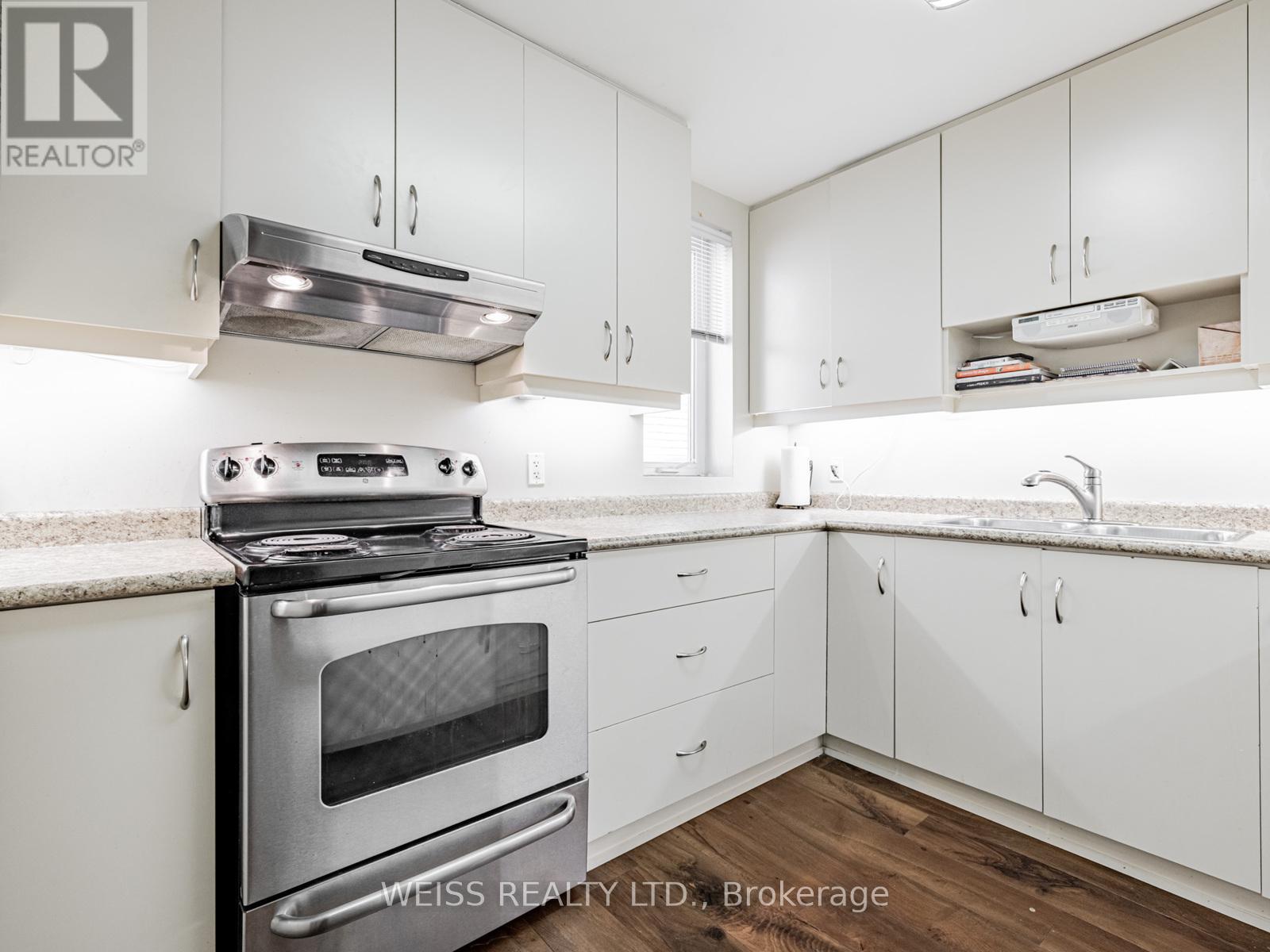 Photo 10 of 14 Northmount Avenue, Toronto ON