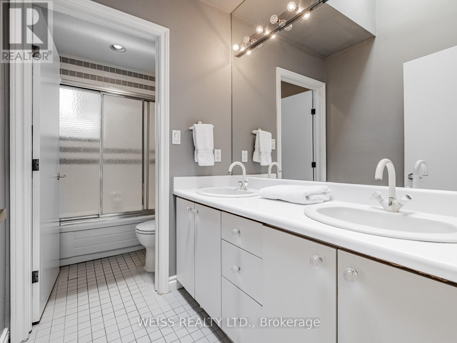 Photo 21 of 14 Northmount Avenue, Toronto ON
