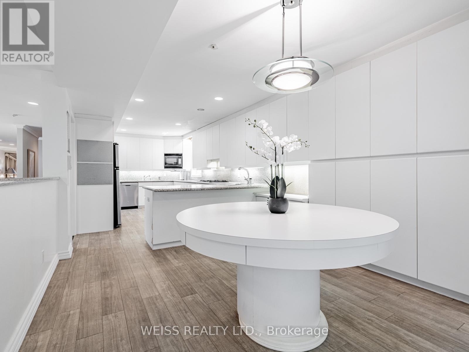 Photo 30 of 14 Northmount Avenue, Toronto ON