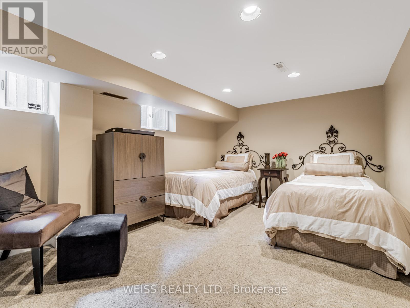 Photo 36 of 14 Northmount Avenue, Toronto ON