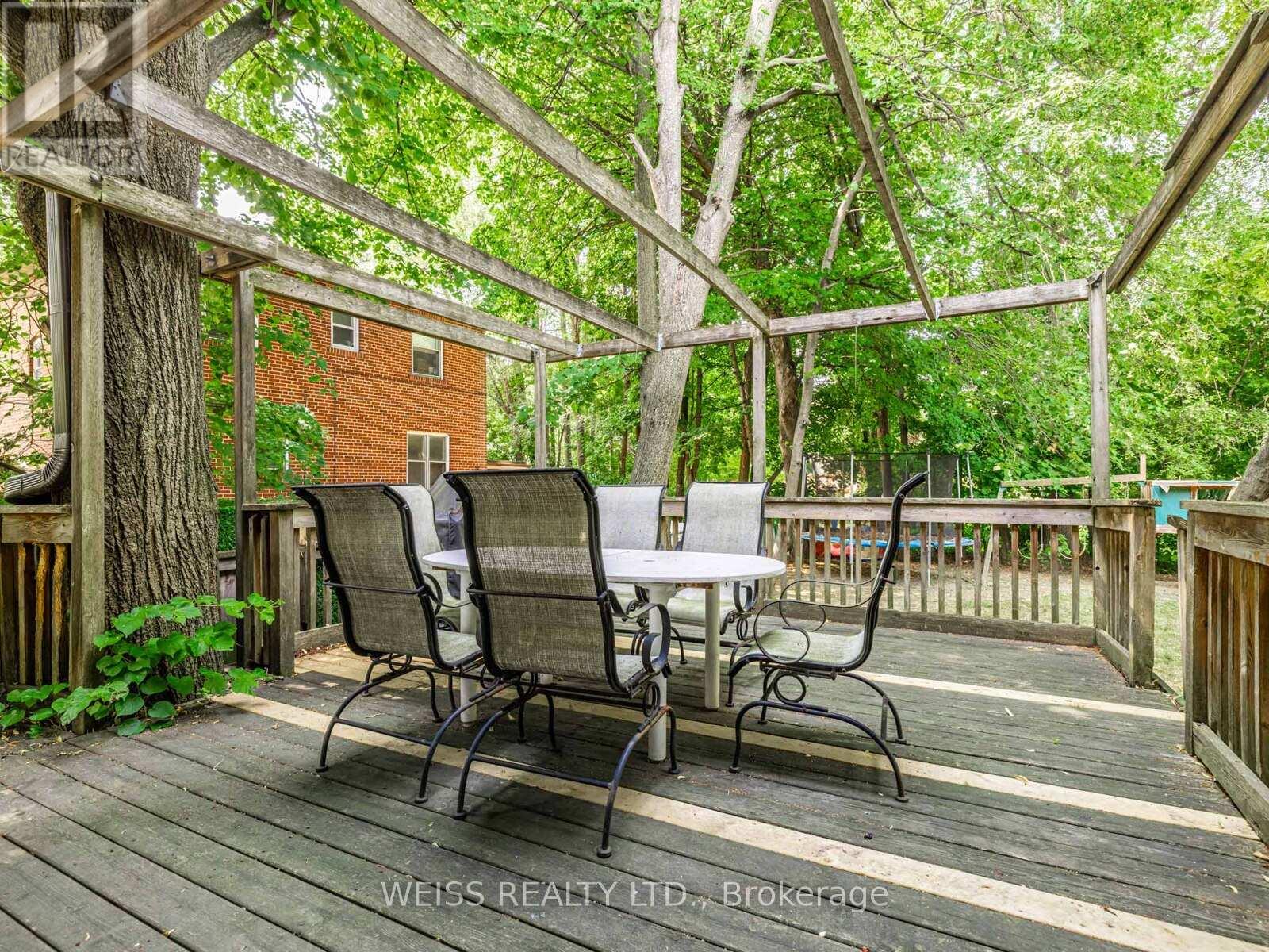 Photo 37 of 14 Northmount Avenue, Toronto ON