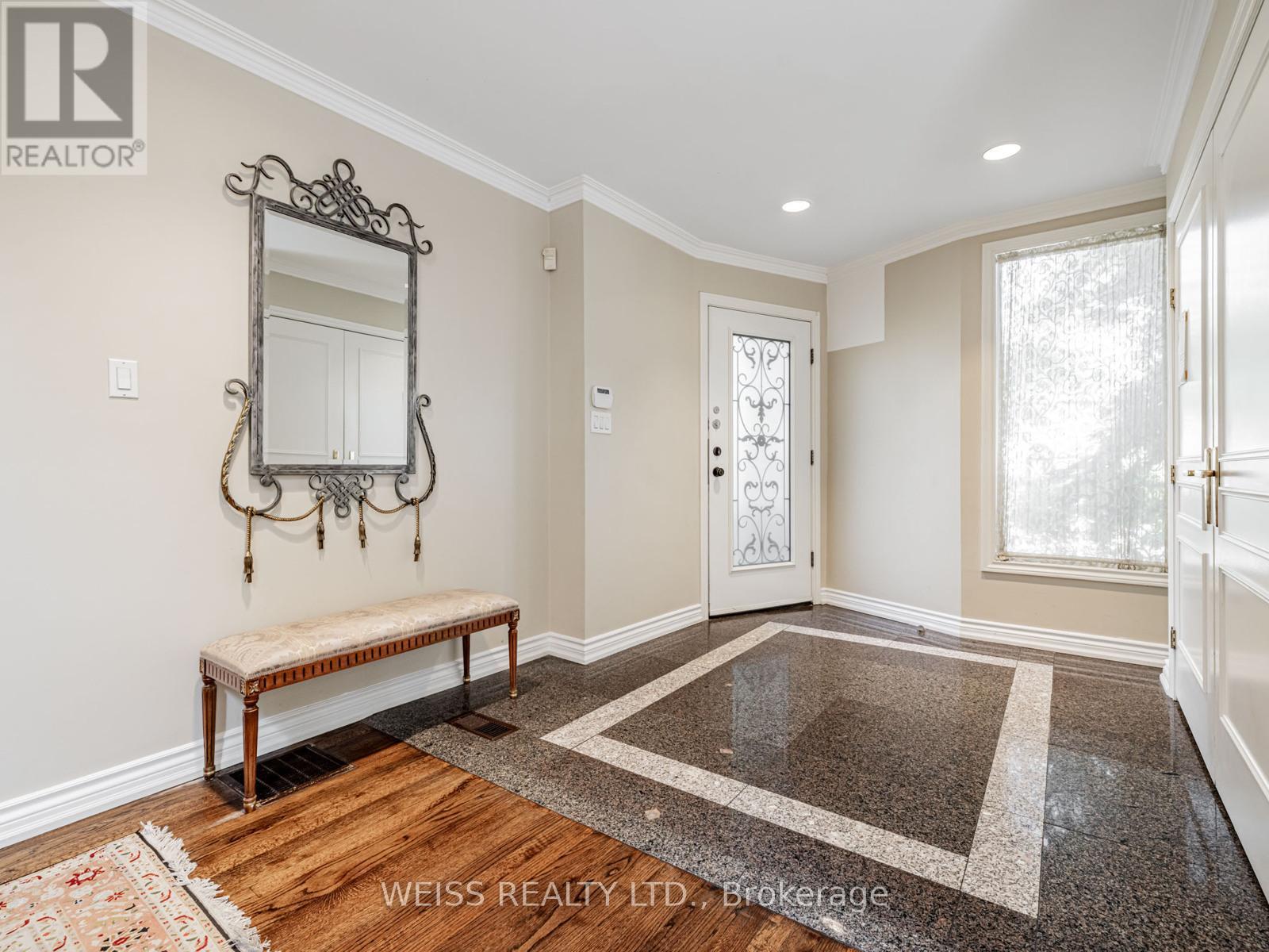 Photo 4 of 14 Northmount Avenue, Toronto ON