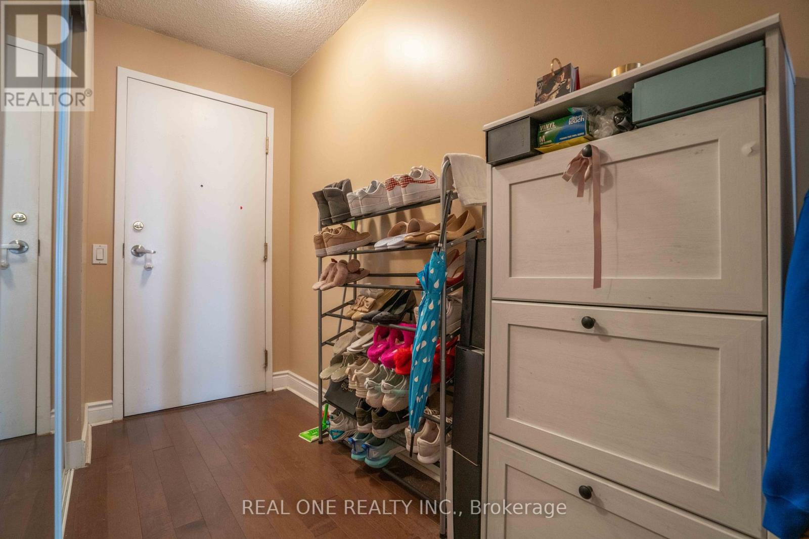 Photo 4 of 1101 5 Northtown Way, Toronto ON