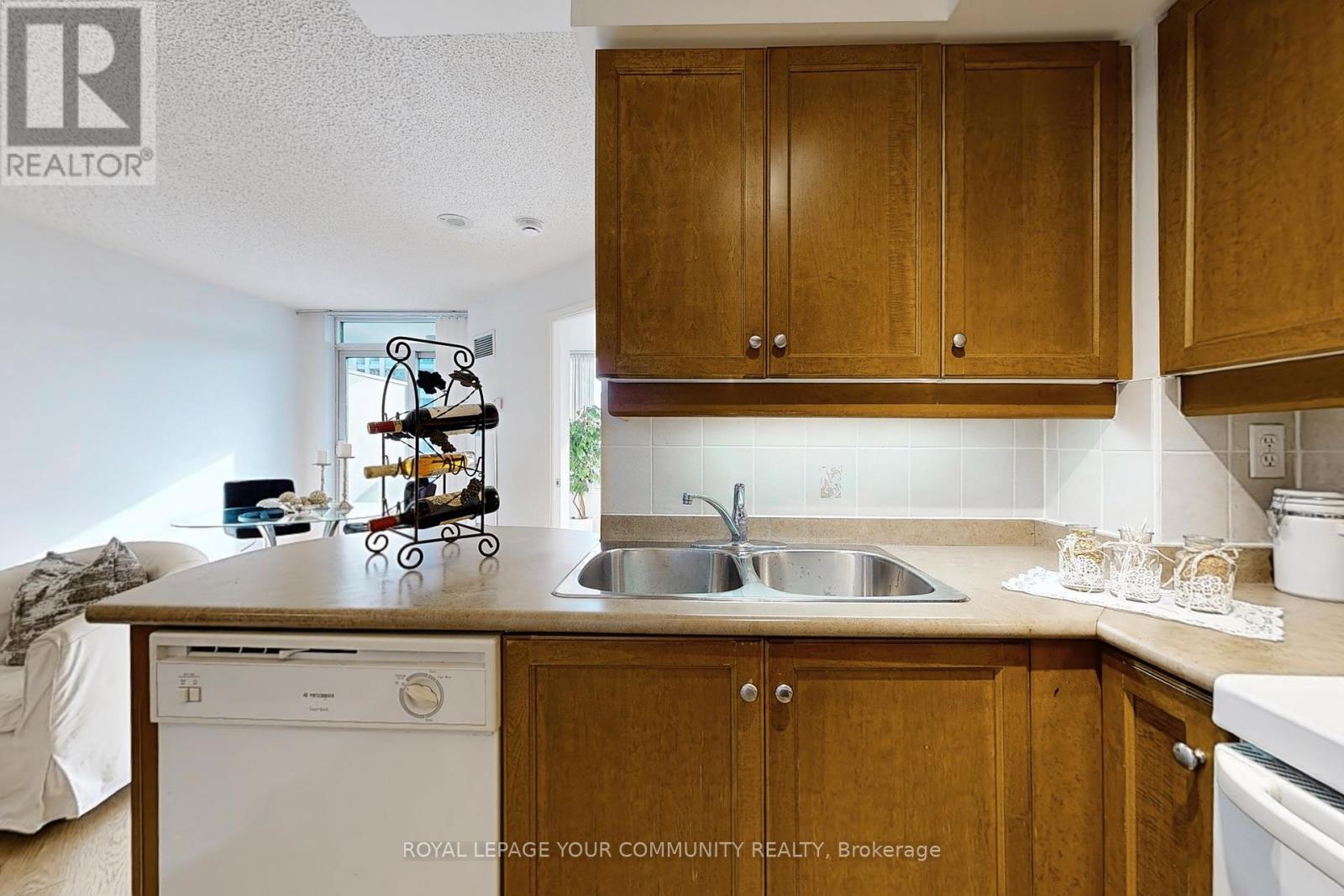 Photo 16 of 1014 2 Rean Drive, Toronto ON