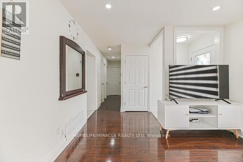 Photo 4 of 6 Beechwood Crescent, Brampton ON