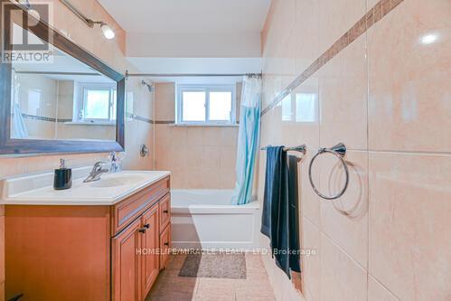 Photo 21 of 6 Beechwood Crescent, Brampton ON