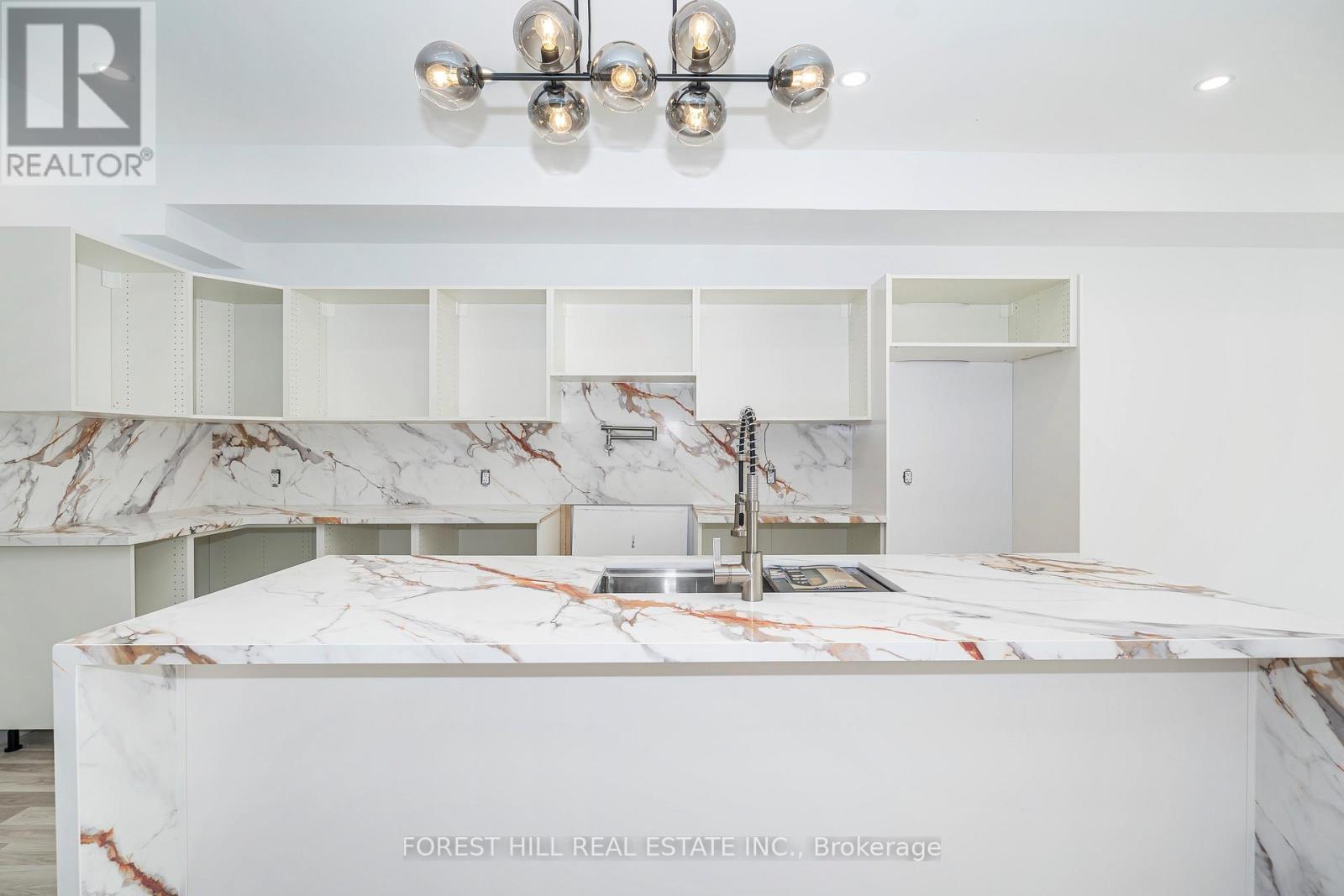 Photo 14 of 19 Simpson Avenue, Toronto ON