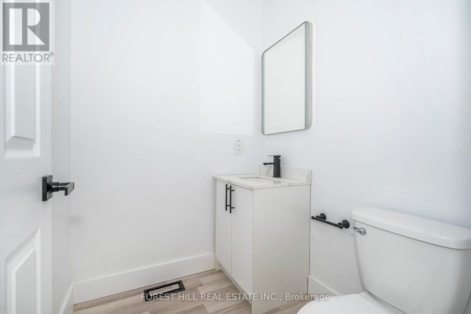 Photo 16 of 19 Simpson Avenue, Toronto ON
