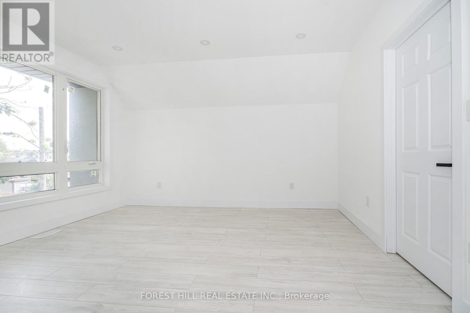 Photo 13 of 19 Simpson Avenue, Toronto ON
