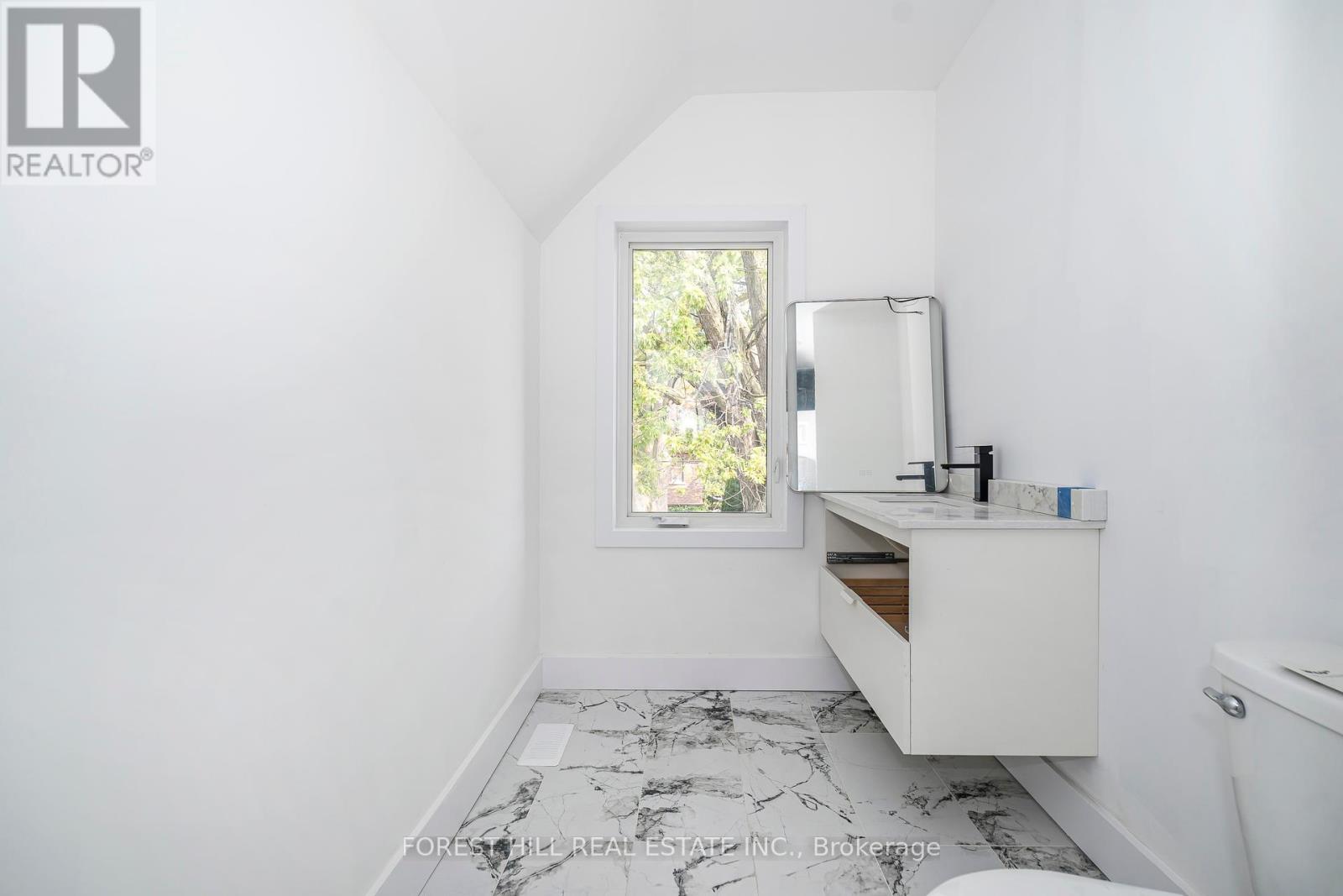 Photo 30 of 19 Simpson Avenue, Toronto ON