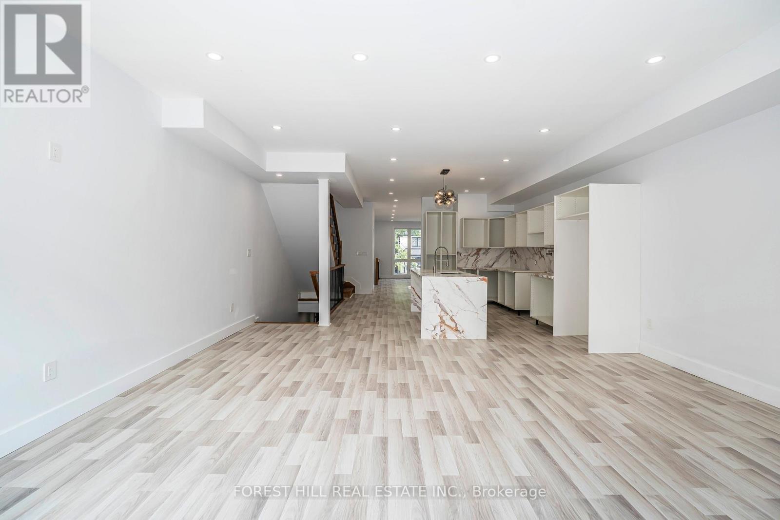 Photo 3 of 19 Simpson Avenue, Toronto ON