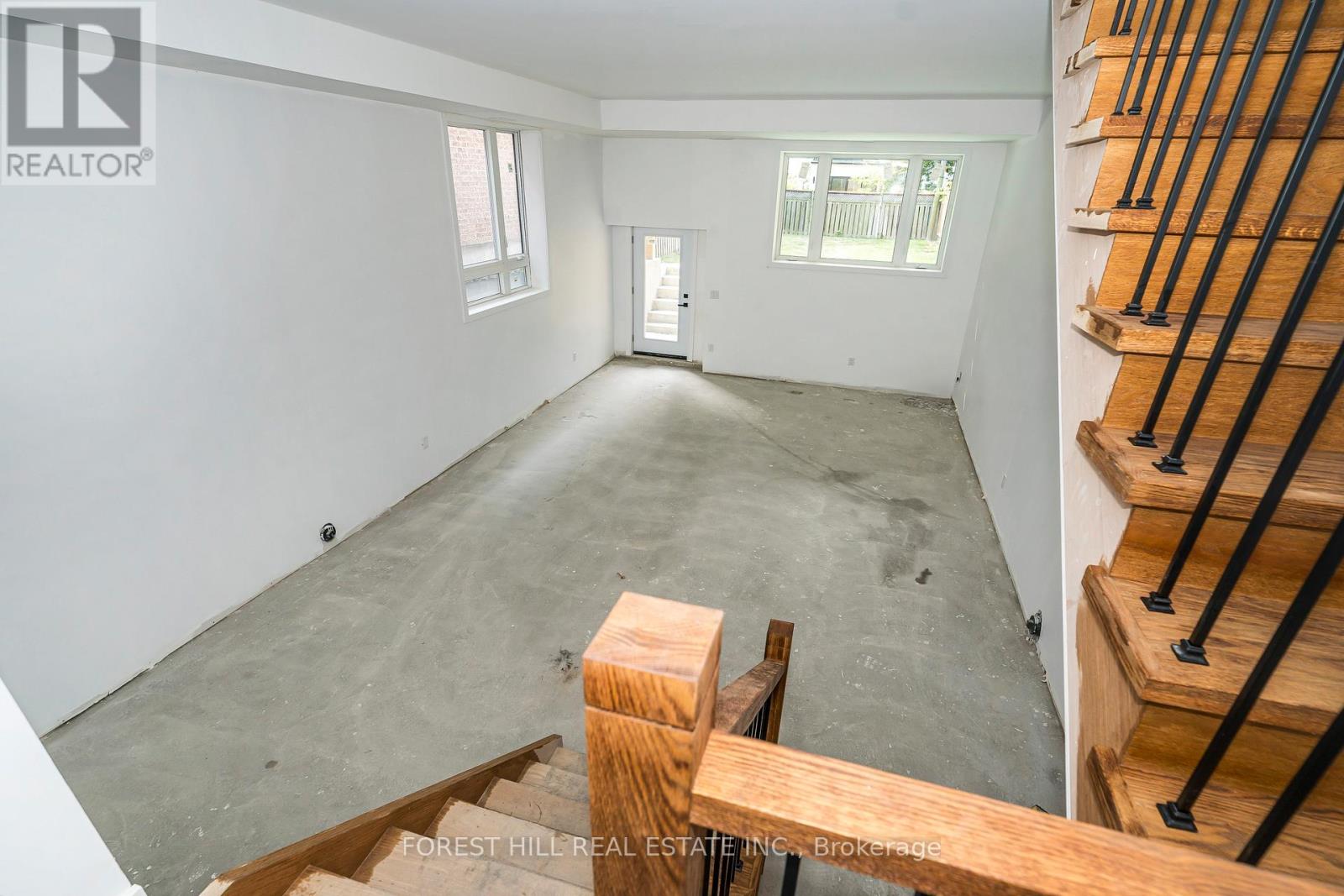 Photo 32 of 19 Simpson Avenue, Toronto ON