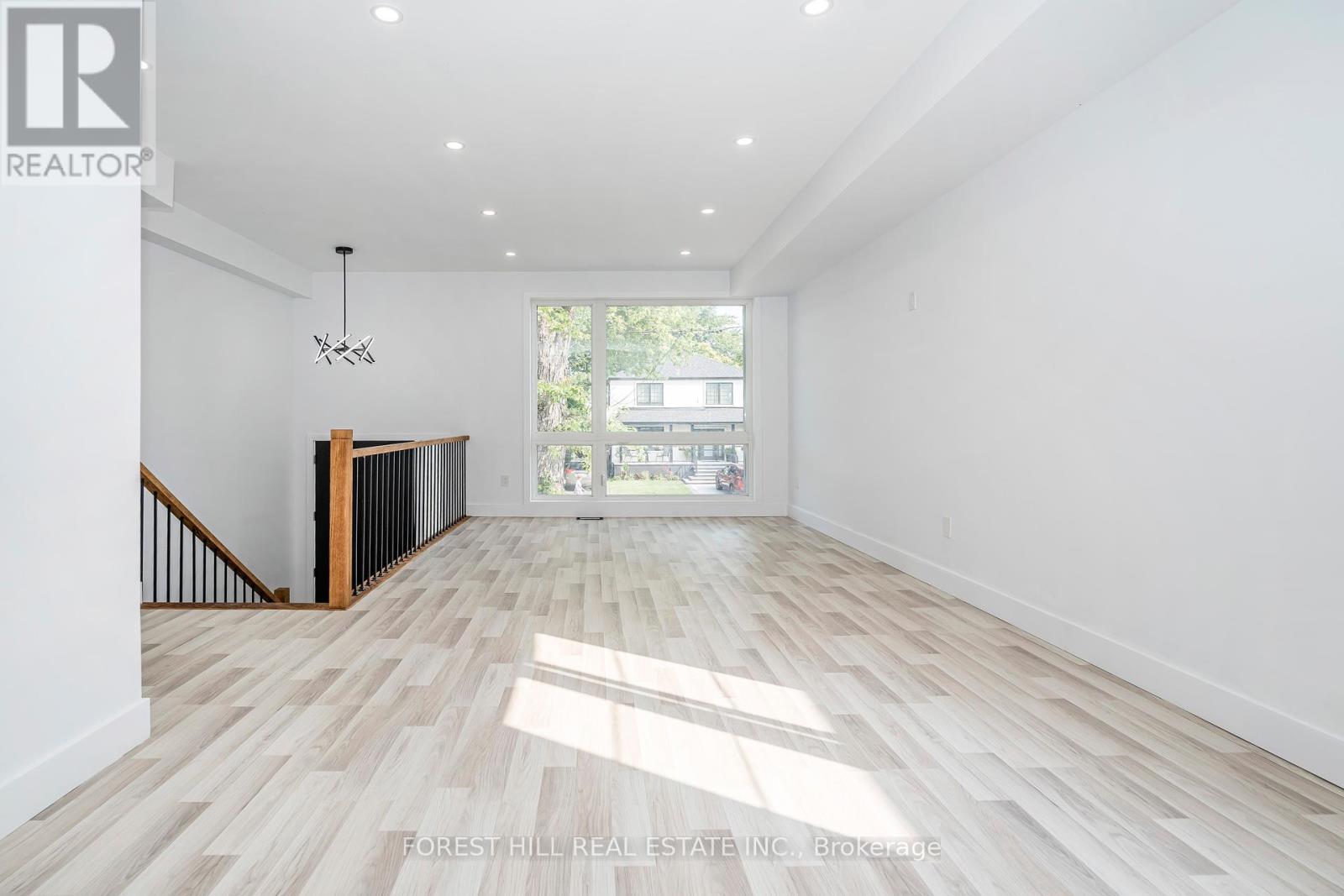 Photo 7 of 19 Simpson Avenue, Toronto ON