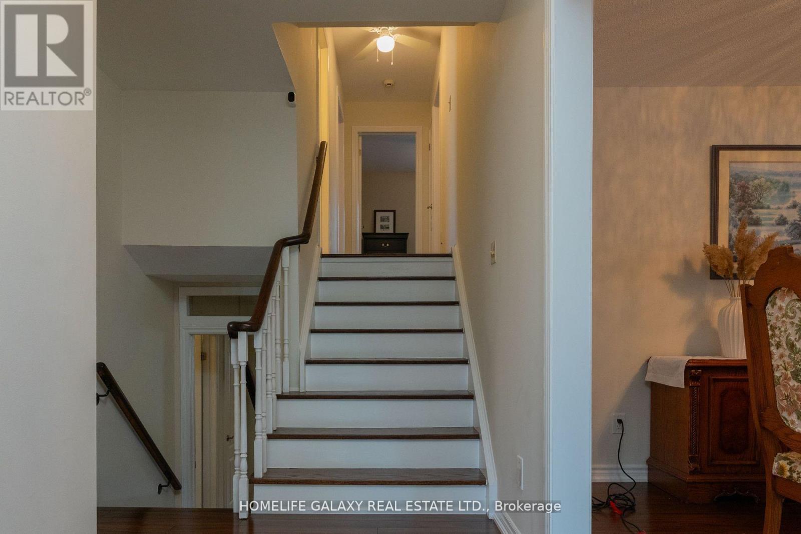 Photo 4 of 1471 Fieldlight Boulevard, Pickering ON