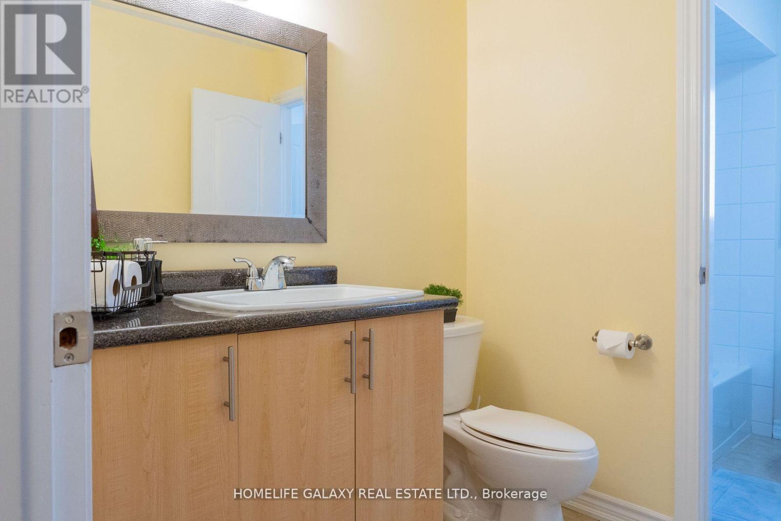Photo 5 of 1471 Fieldlight Boulevard, Pickering ON
