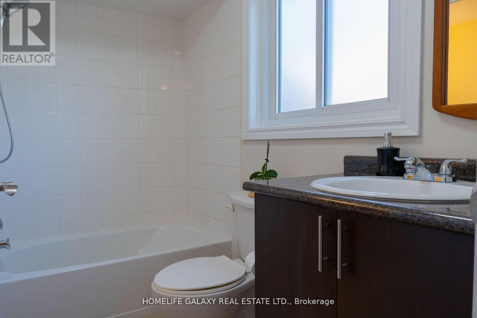 Photo 13 of 1471 Fieldlight Boulevard, Pickering ON