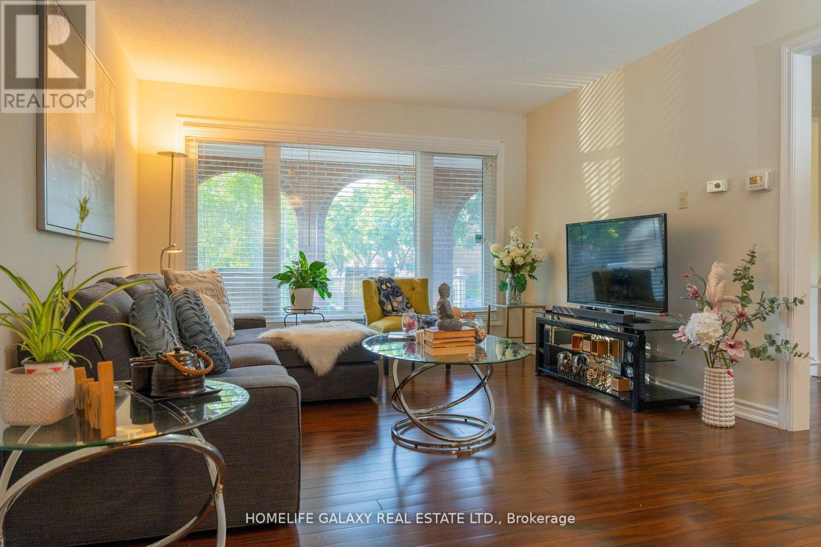 Photo 7 of 1471 Fieldlight Boulevard, Pickering ON