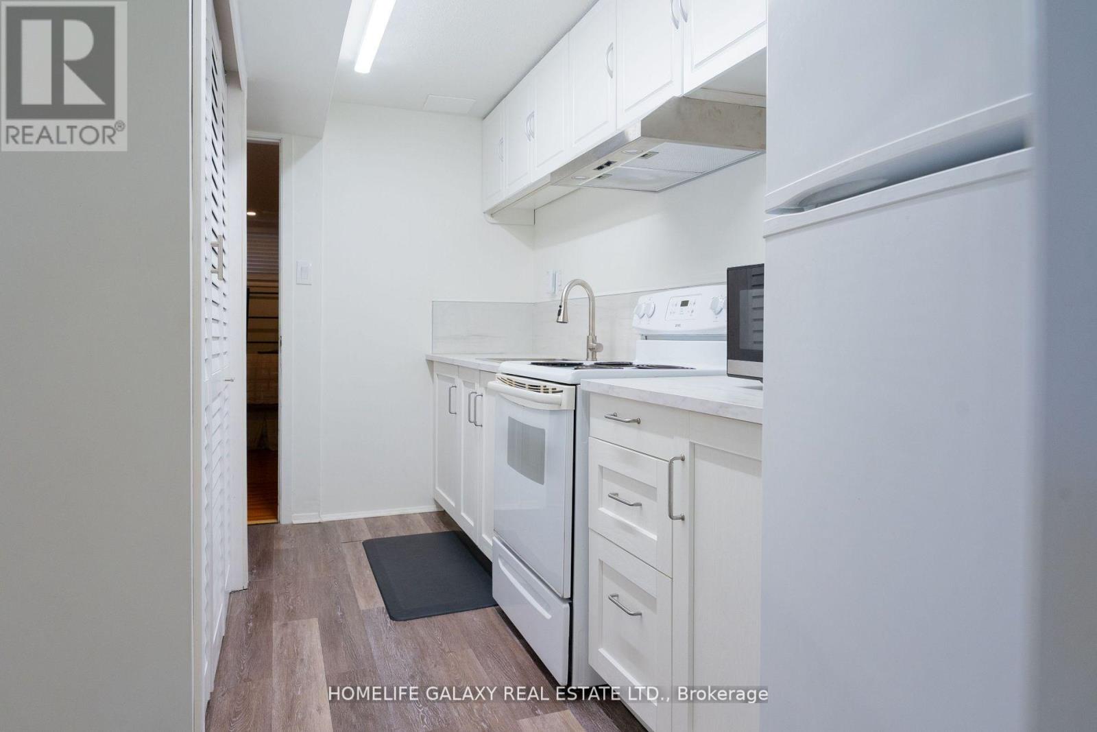 Photo 3 of 1471 Fieldlight Boulevard, Pickering ON