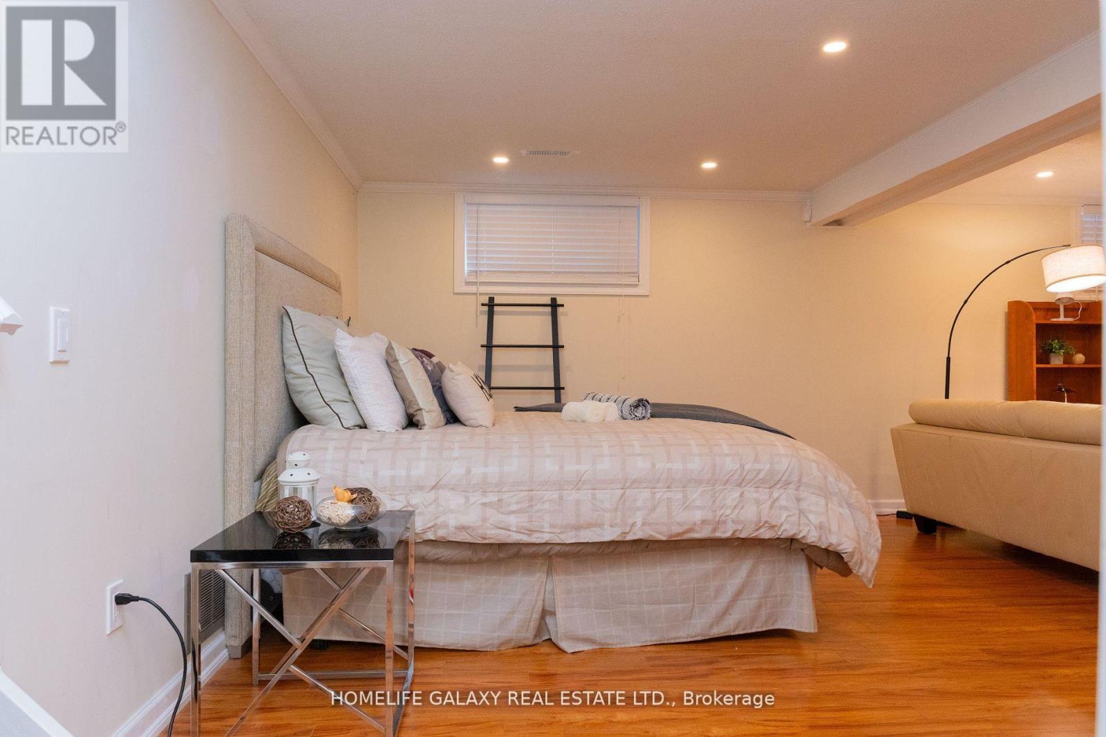 Photo 9 of 1471 Fieldlight Boulevard, Pickering ON