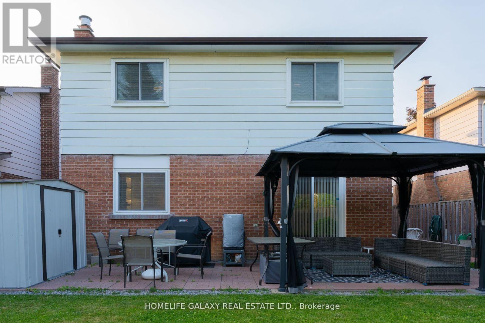 Photo 8 of 1471 Fieldlight Boulevard, Pickering ON
