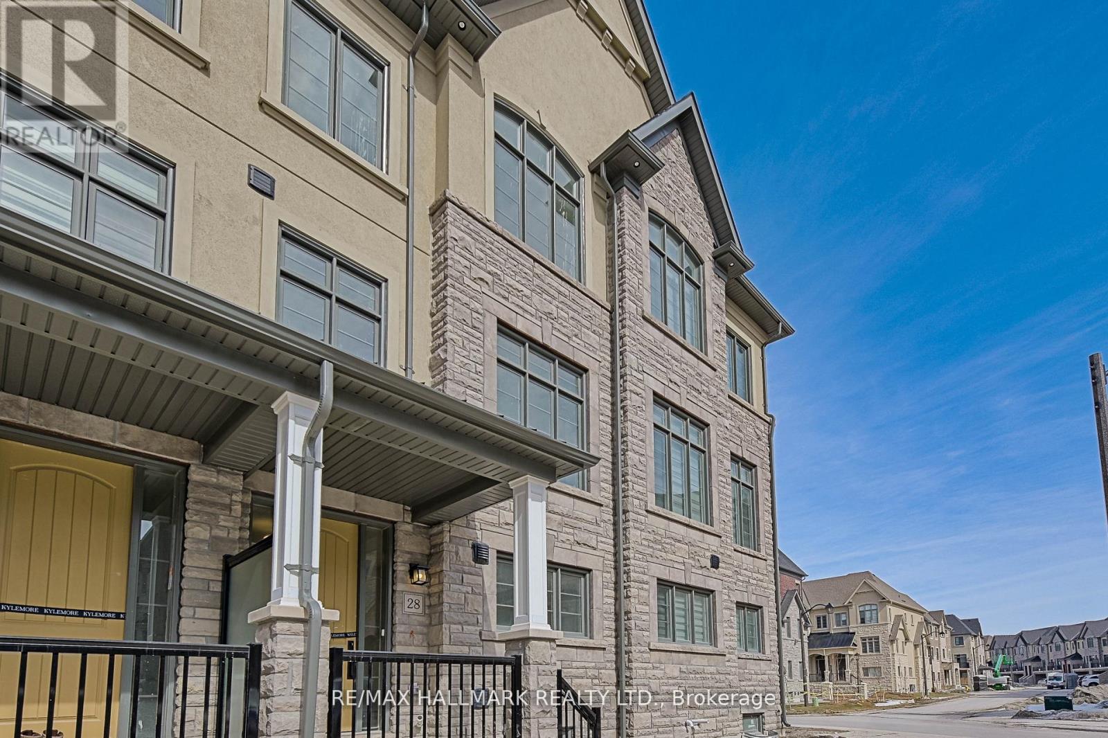 Photo 1 of 28 Gardeners Lane, Markham ON