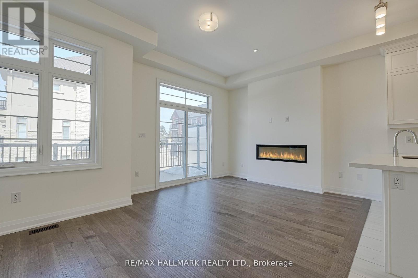 Photo 20 of 28 Gardeners Lane, Markham ON