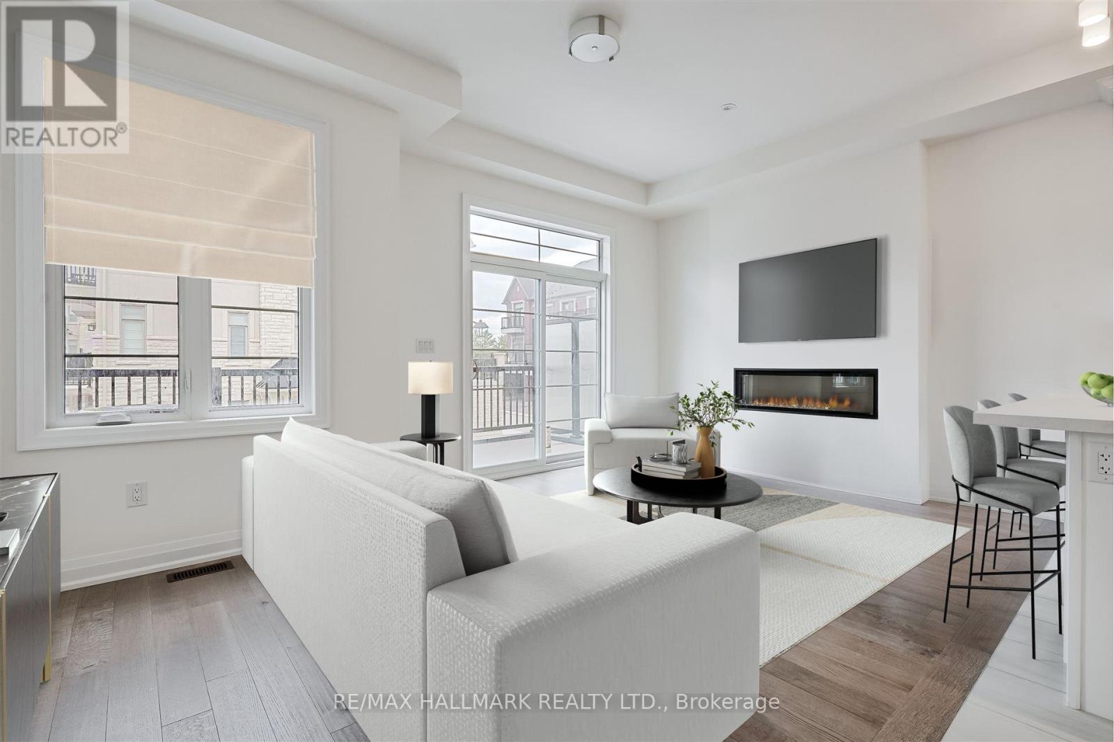 Photo 24 of 28 Gardeners Lane, Markham ON
