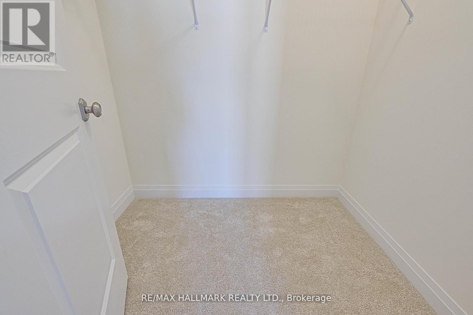 Photo 31 of 28 Gardeners Lane, Markham ON