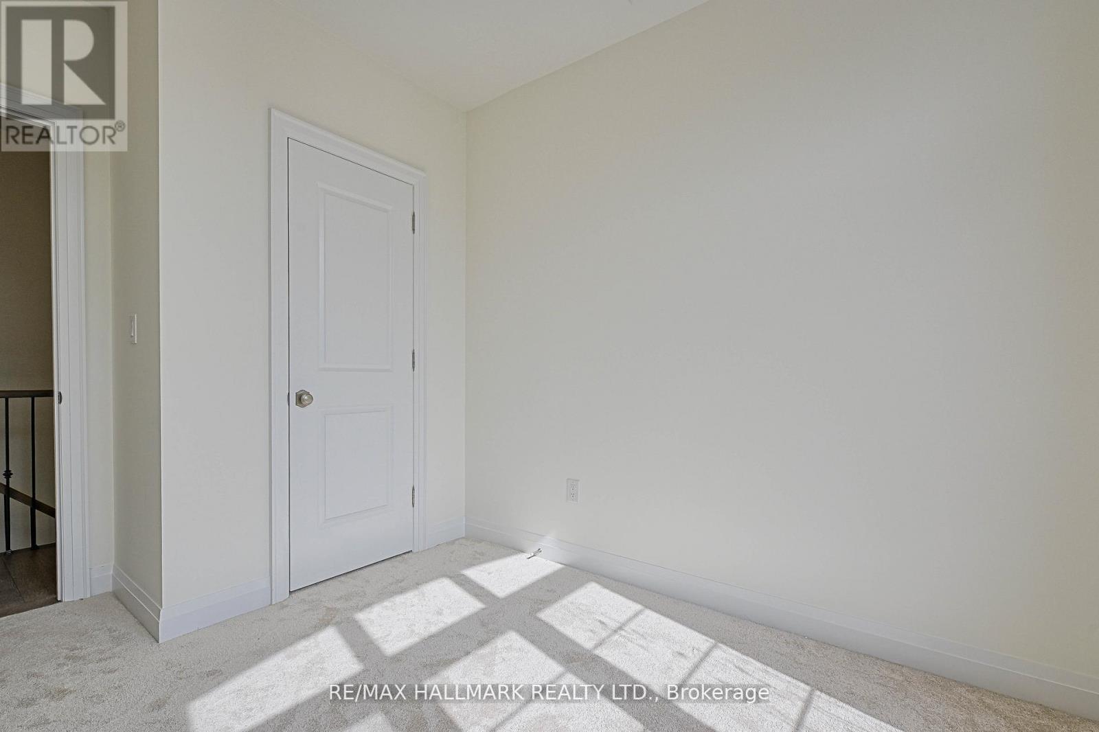 Photo 36 of 28 Gardeners Lane, Markham ON