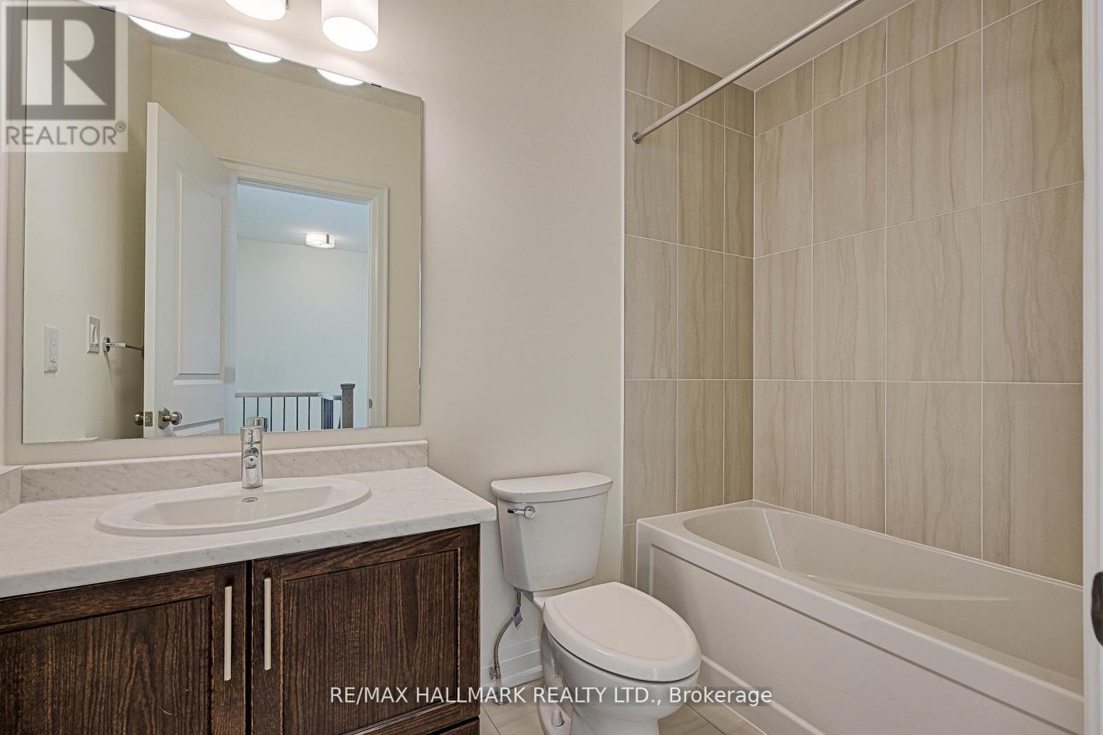 Photo 37 of 28 Gardeners Lane, Markham ON