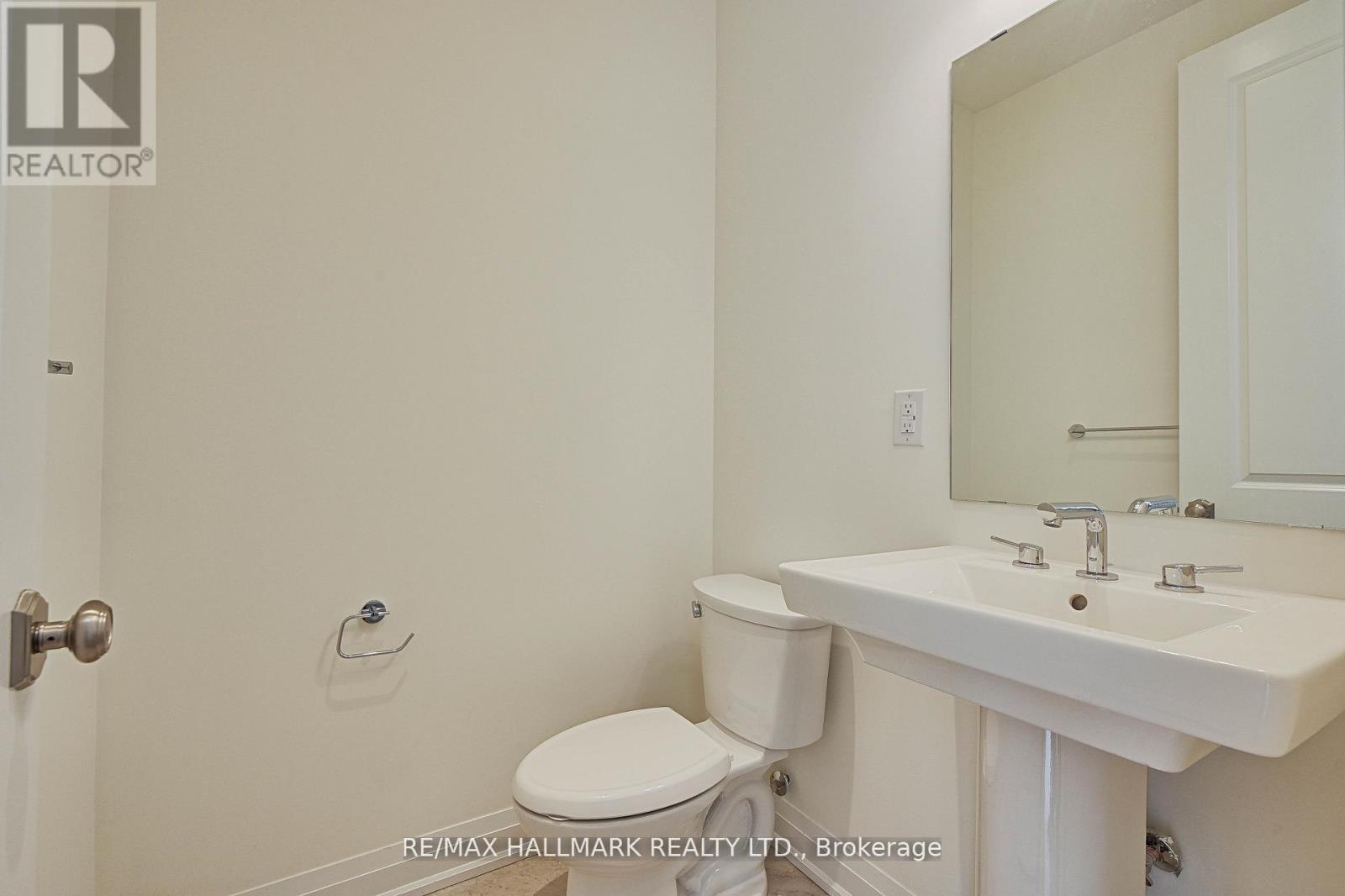 Photo 39 of 28 Gardeners Lane, Markham ON
