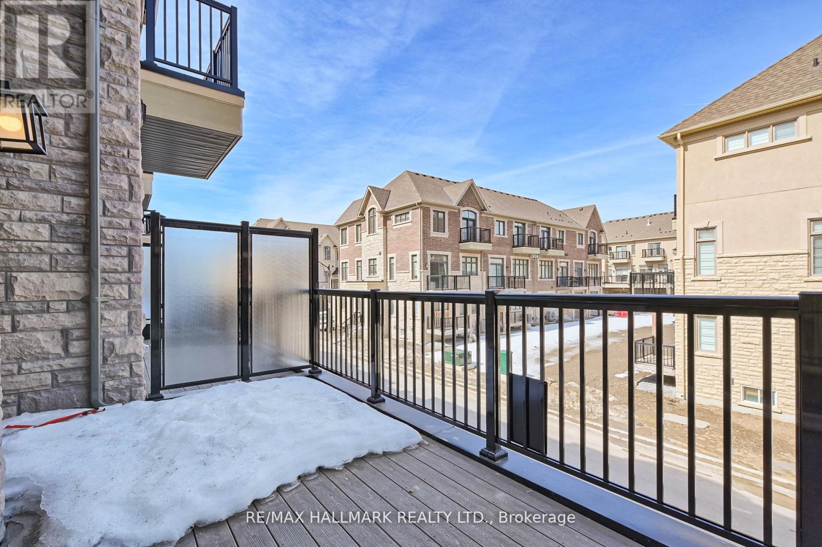 Photo 40 of 28 Gardeners Lane, Markham ON