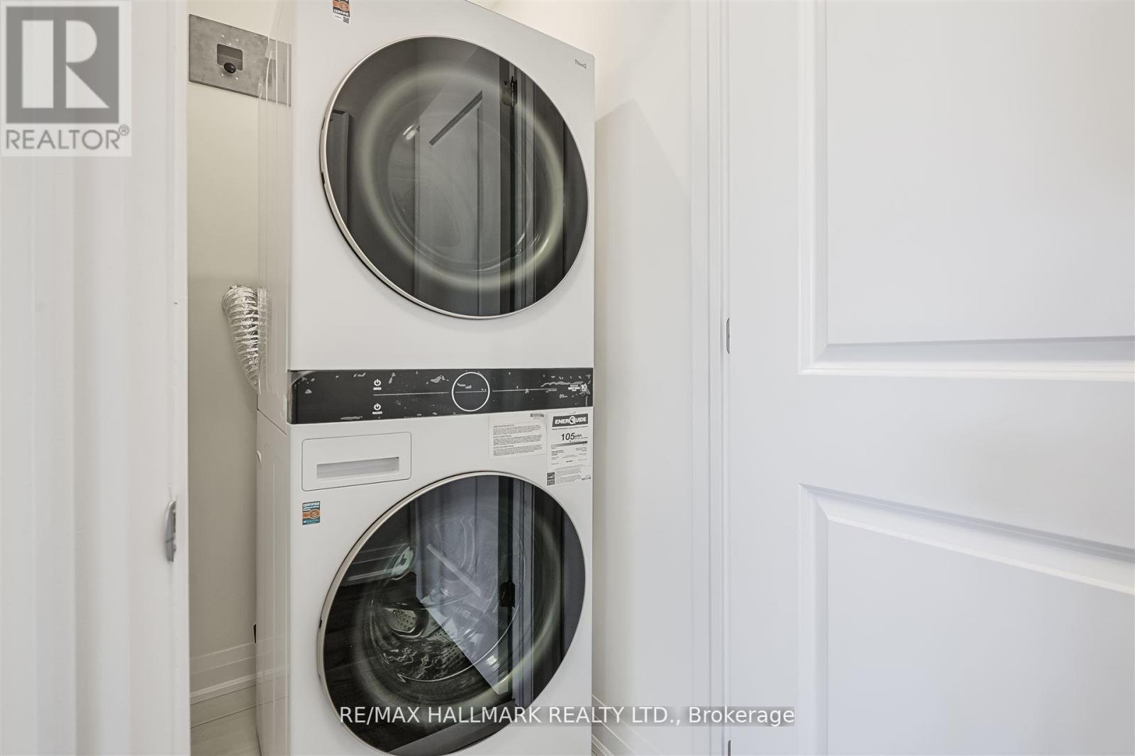 Photo 43 of 28 Gardeners Lane, Markham ON