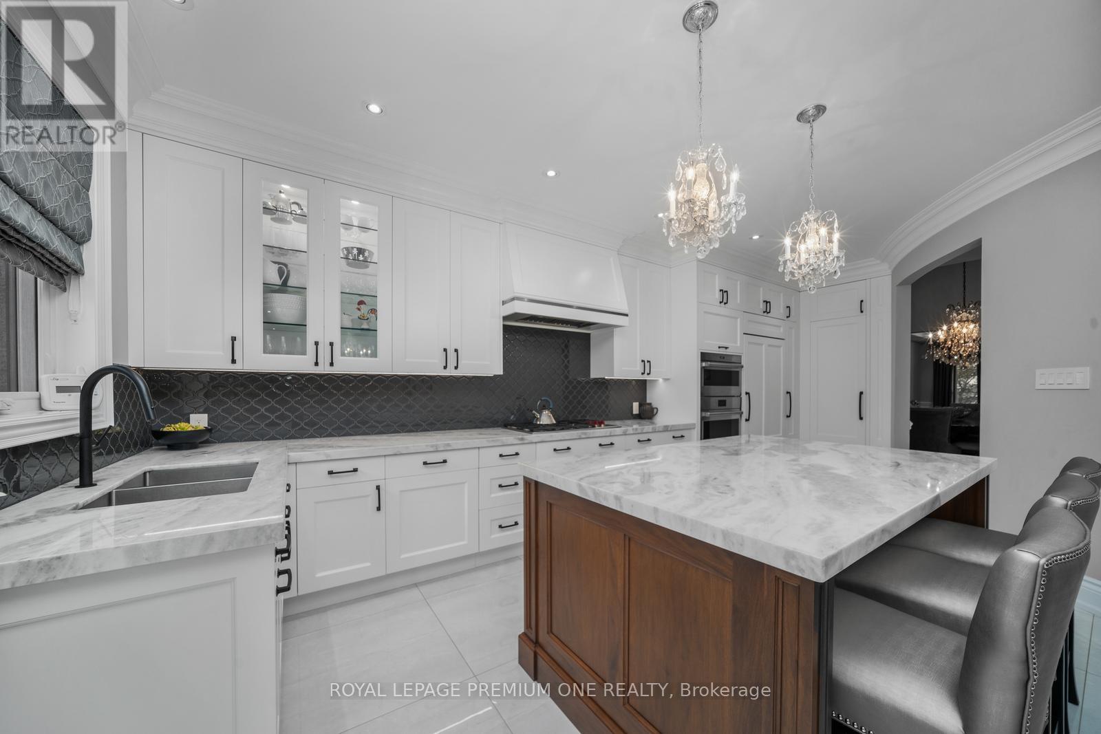 Photo 31 of 28 Johnswood Crescent, Vaughan ON