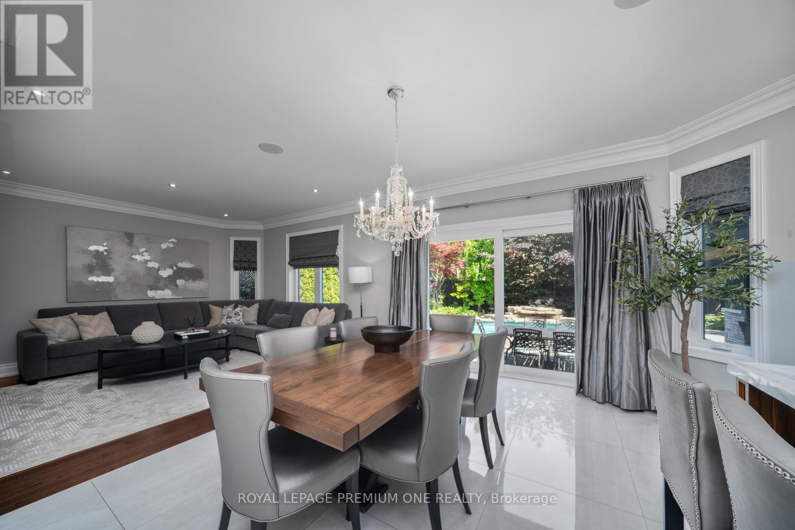 Photo 7 of 28 Johnswood Crescent, Vaughan ON