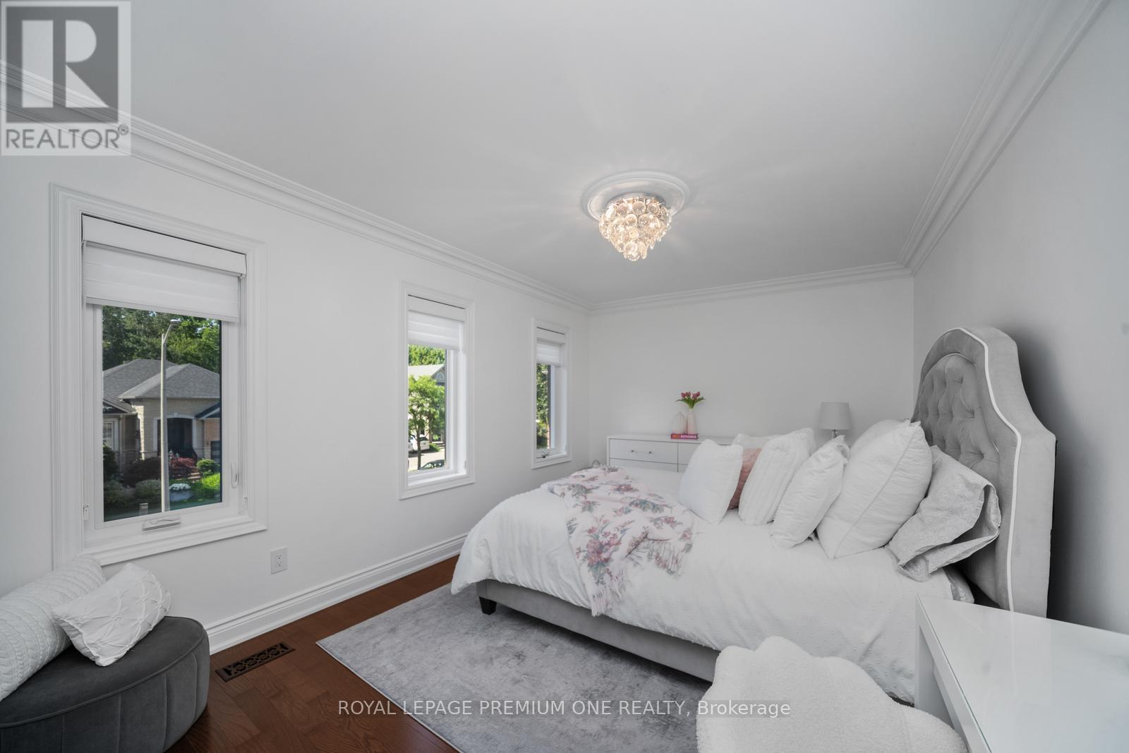 Photo 13 of 28 Johnswood Crescent, Vaughan ON