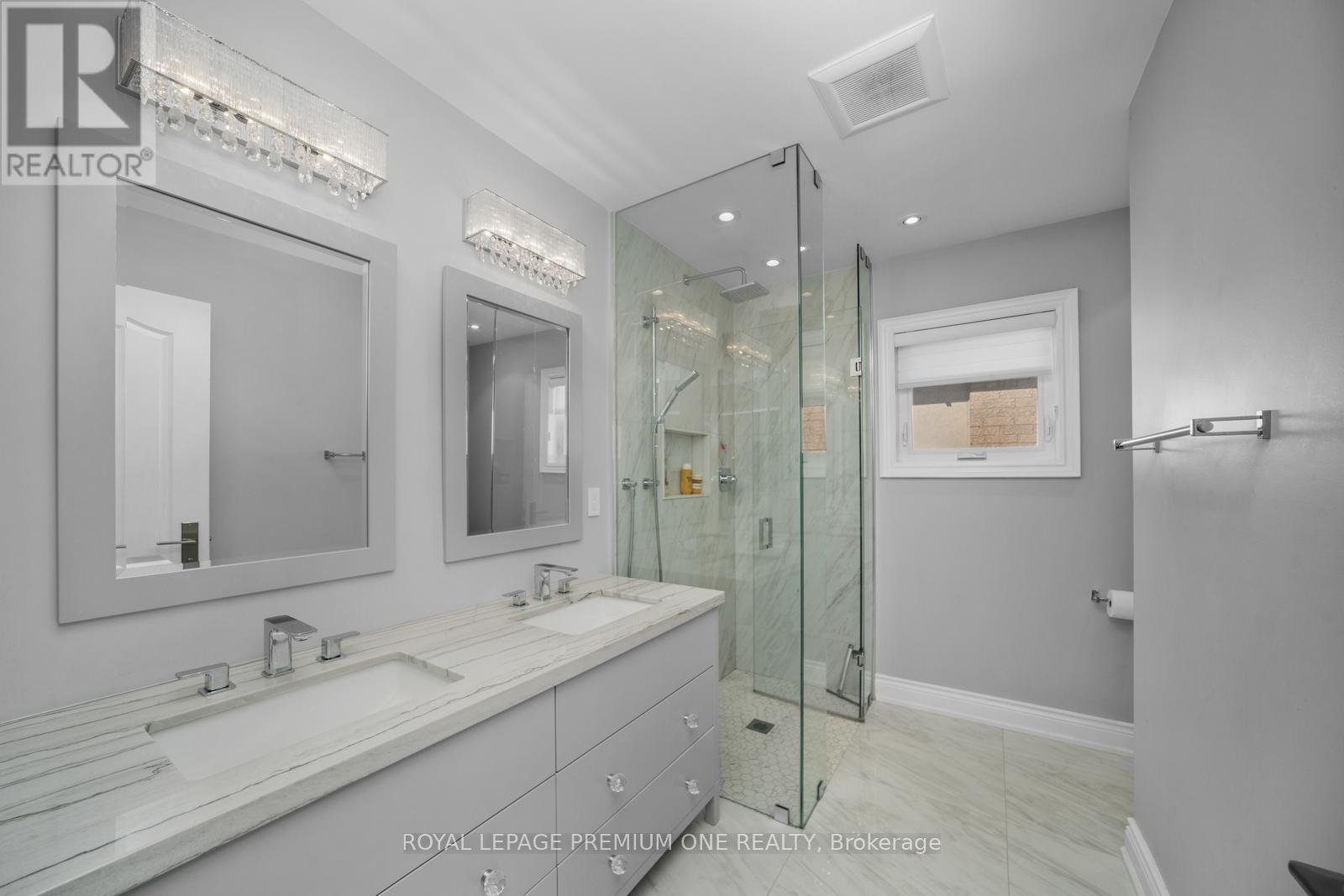 Photo 40 of 28 Johnswood Crescent, Vaughan ON