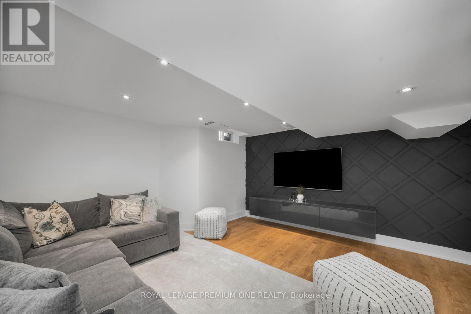 Photo 18 of 28 Johnswood Crescent, Vaughan ON
